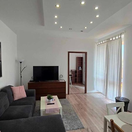 Aqua Apartman Tiszaújváros Eksteriør billede