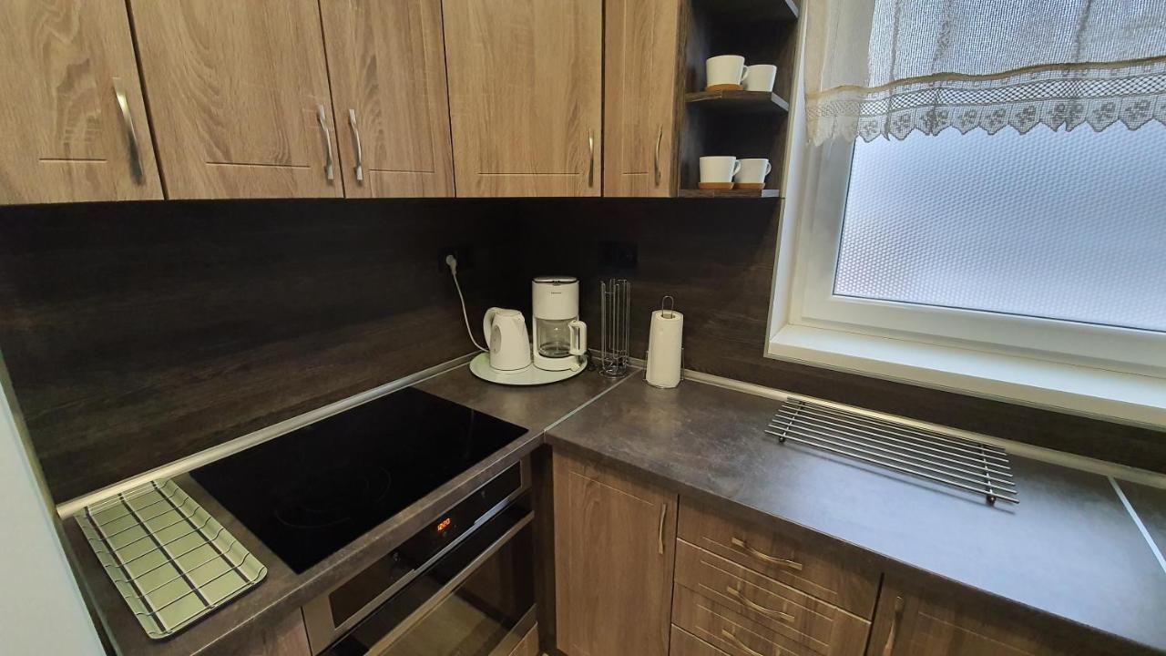 Aqua Apartman Tiszaújváros Eksteriør billede