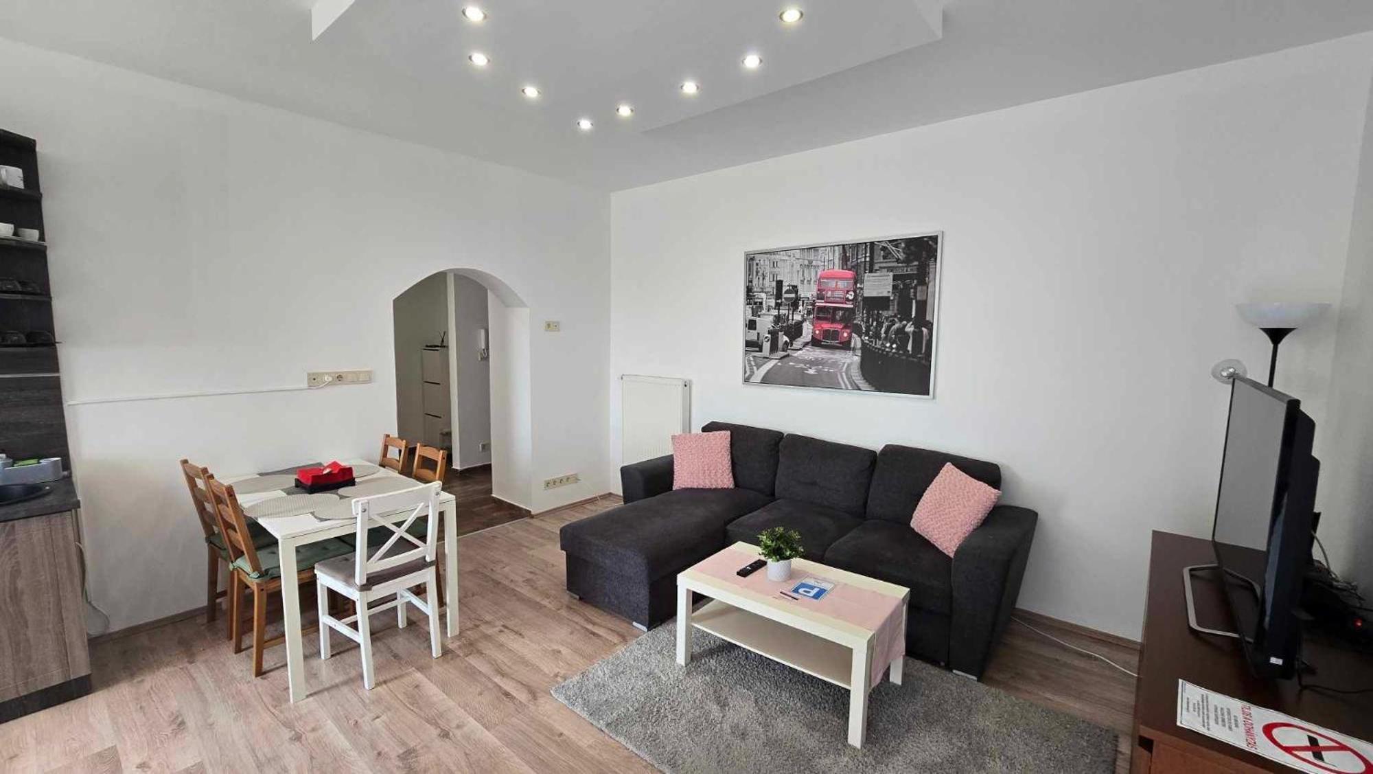 Aqua Apartman Tiszaújváros Eksteriør billede